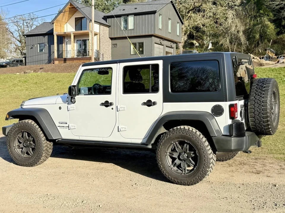 2017 Jeep JK Wrangler - Image 4 of 11