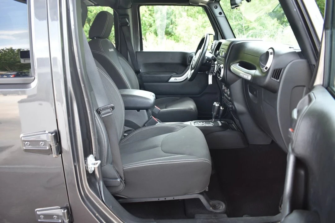 2017 Jeep JK Wrangler - Image 15 of 20