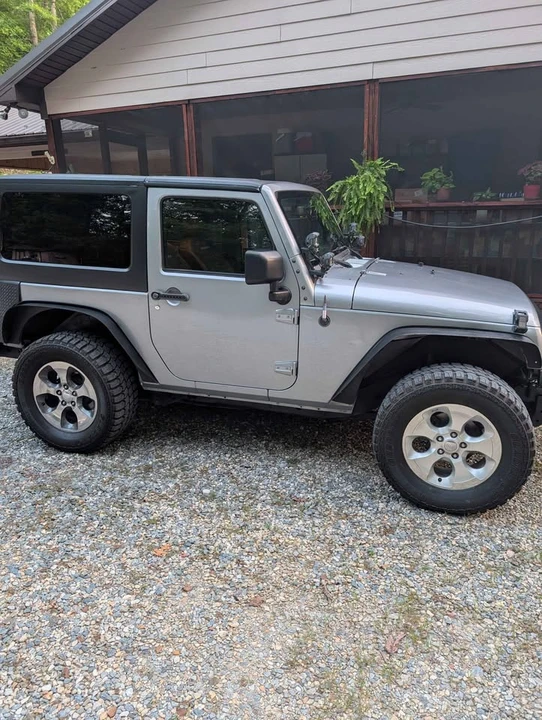 2017 Jeep JK Wrangler - Image 2 of 10