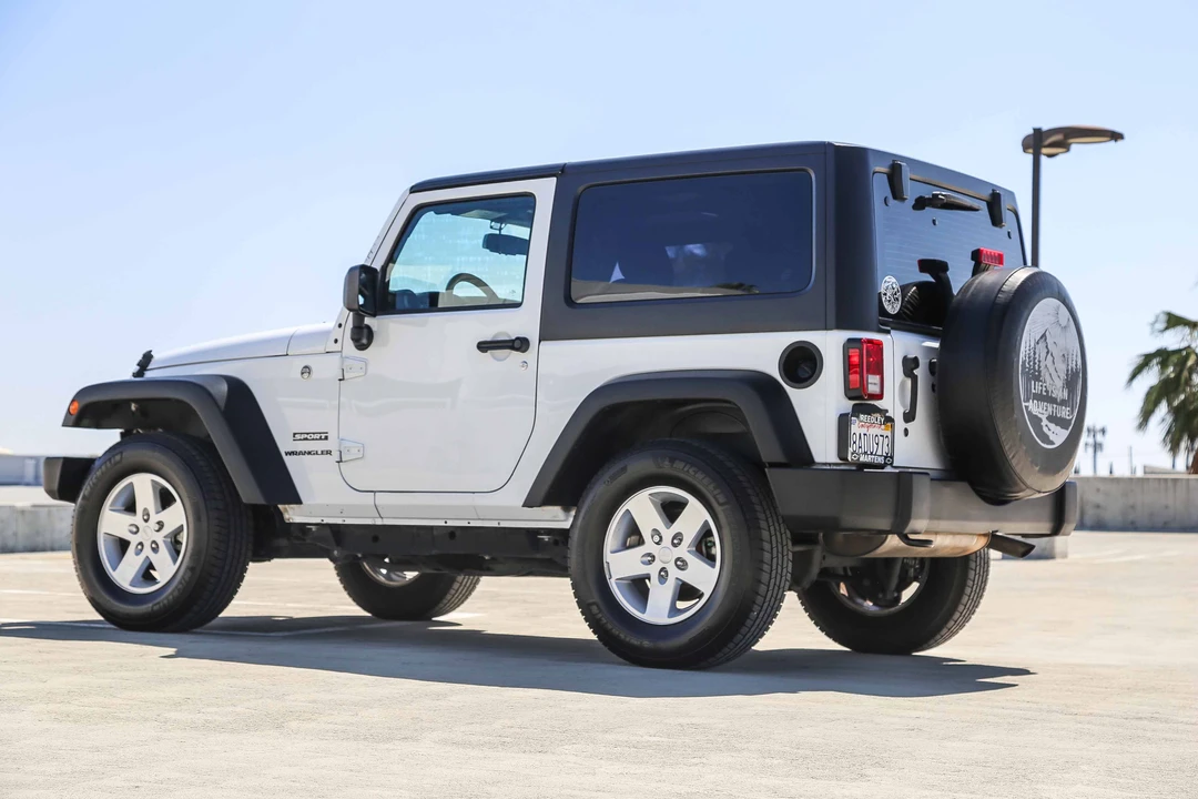 2017 Jeep JK Wrangler - Image 8 of 31
