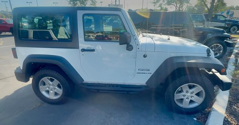2017 Jeep JK Wrangler - Image 5 of 9