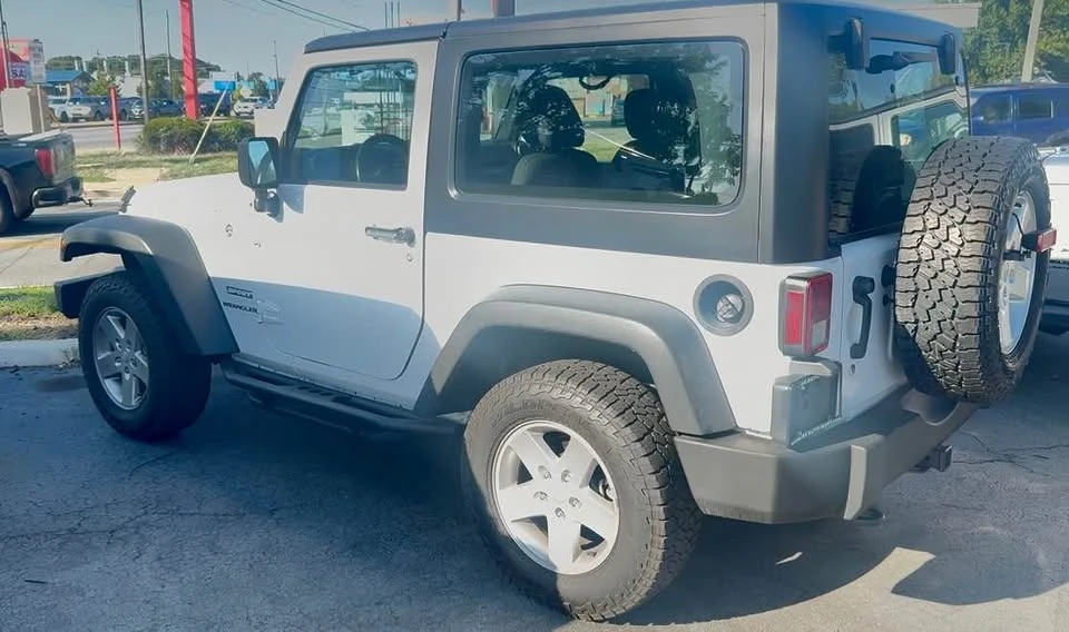 2017 Jeep JK Wrangler - Image 4 of 9