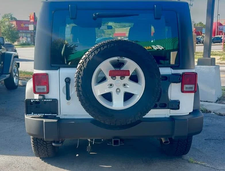 2017 Jeep JK Wrangler - Image 6 of 9