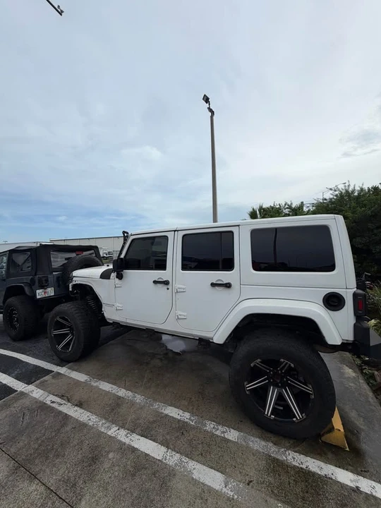2017 Jeep JK Wrangler - Image 2 of 10