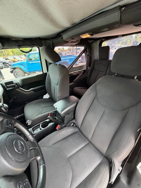 2017 Jeep JK Wrangler - Image 10 of 12
