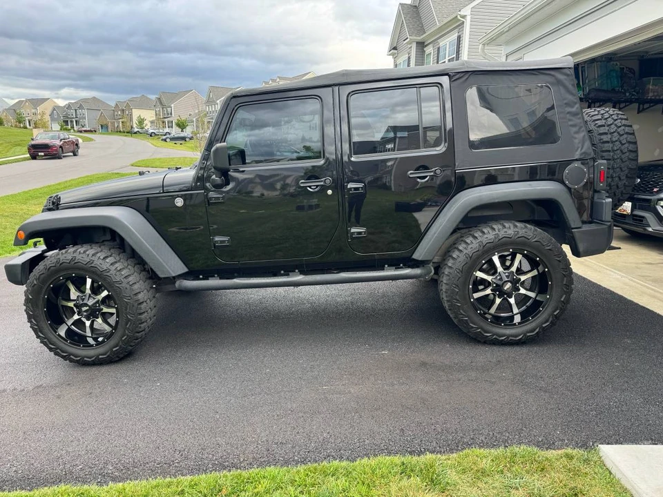 2017 Jeep JK Wrangler - Image 2 of 12