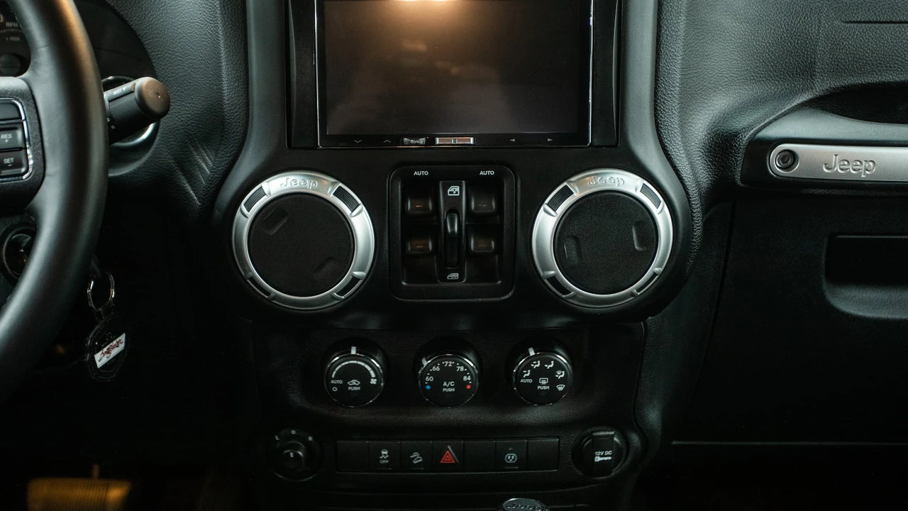 2017 Jeep JK Wrangler - Image 28 of 31