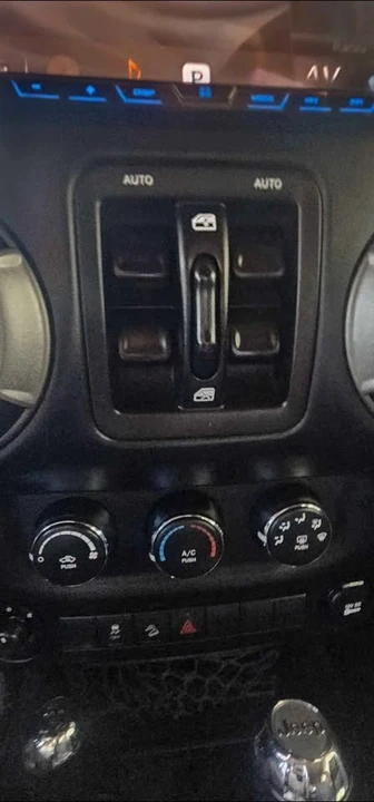 2017 Jeep JK Wrangler - Image 10 of 17