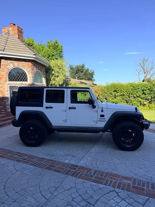 2017 Jeep JK Wrangler - Image 2 of 13
