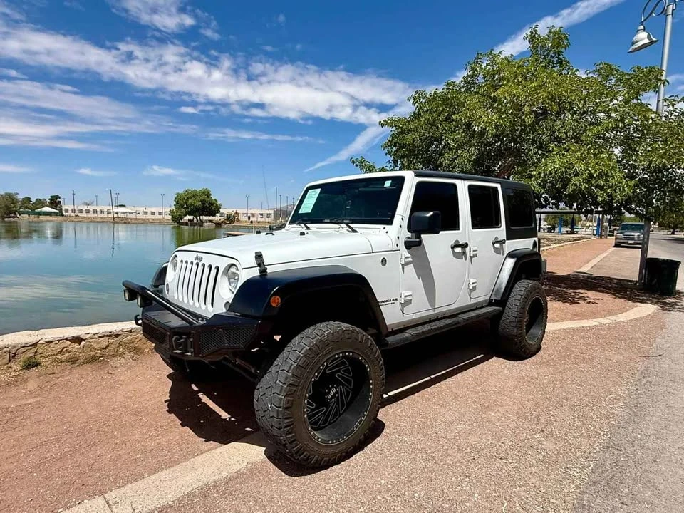 2017 Jeep JK Wrangler - Image 2 of 8