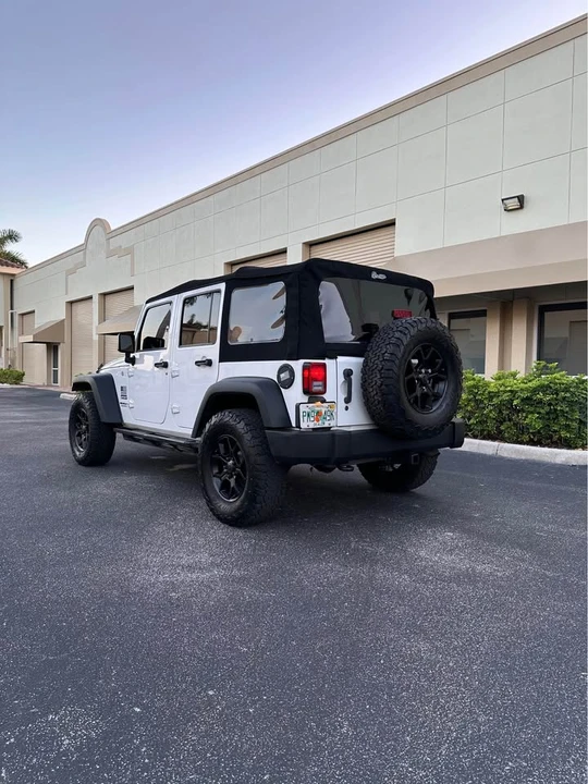 2017 Jeep JK Wrangler - Image 4 of 16