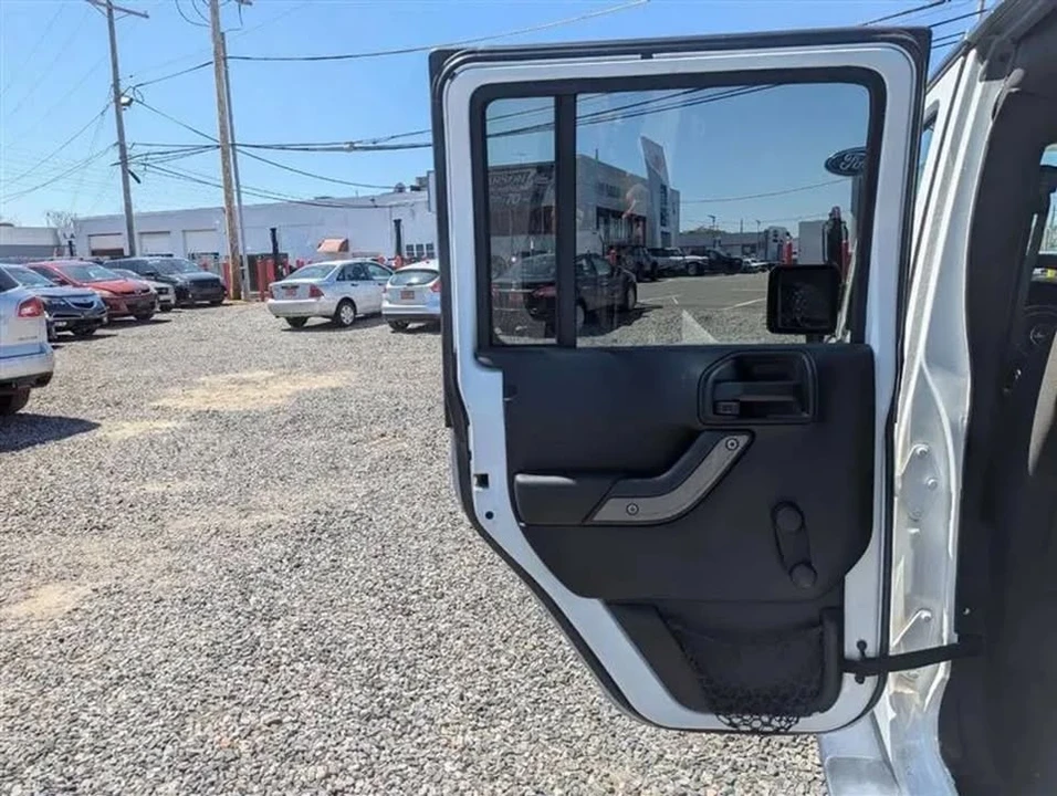 2017 Jeep JK Wrangler - Image 17 of 20