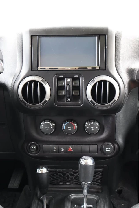 2017 Jeep JK Wrangler - Image 5 of 16