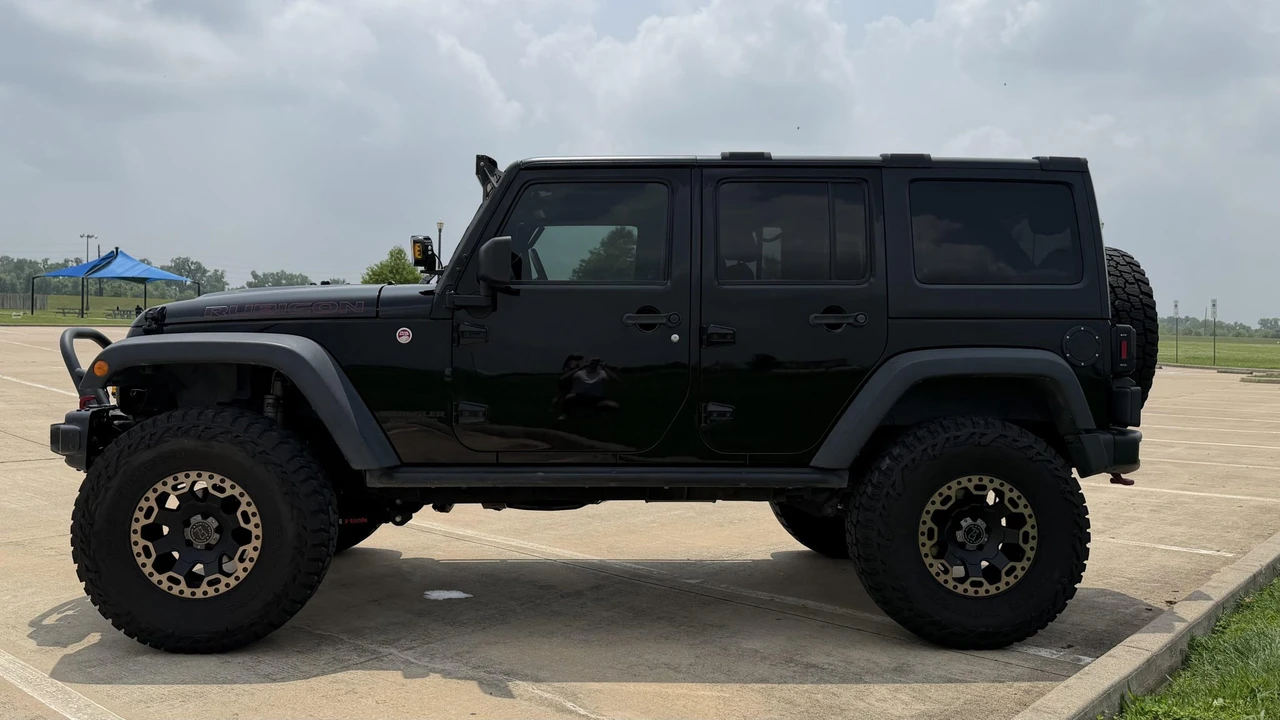 2017 Jeep JK Wrangler - Image 3 of 31