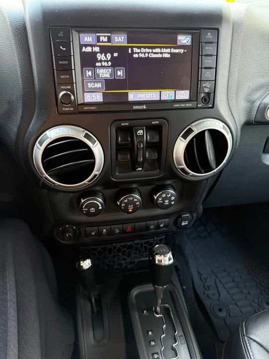 2017 Jeep JK Wrangler - Image 12 of 17