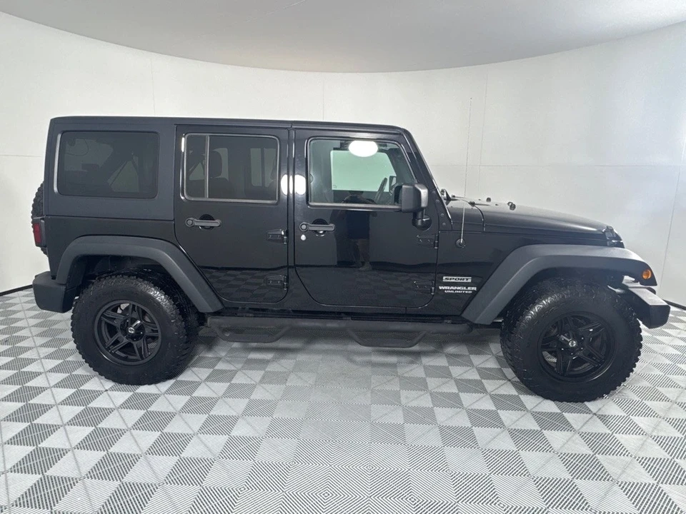 2017 Jeep JK Wrangler - Image 4 of 12