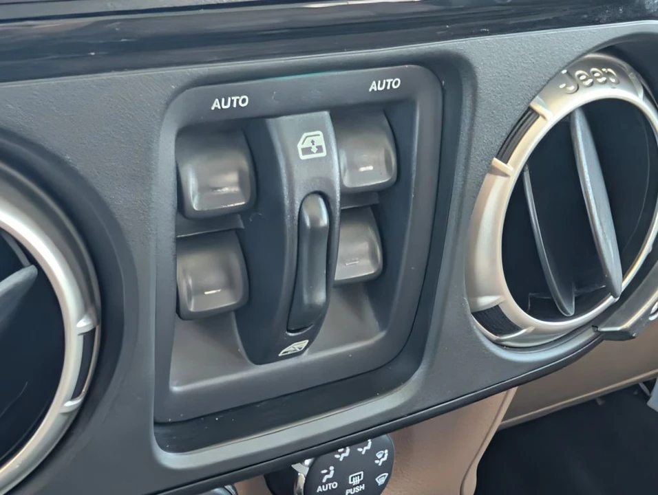 2017 Jeep JK Wrangler - Image 17 of 23