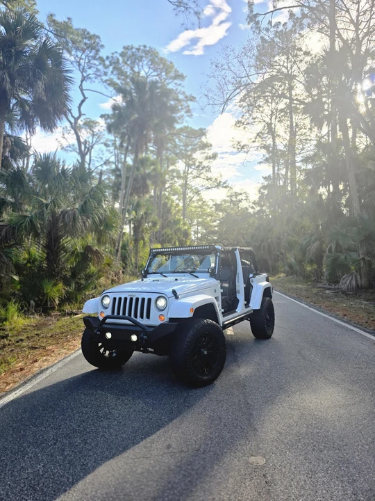 2017 Jeep JK Wrangler - Image 2 of 31