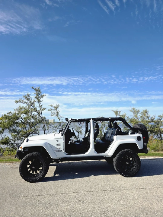 2017 Jeep JK Wrangler - Image 5 of 31