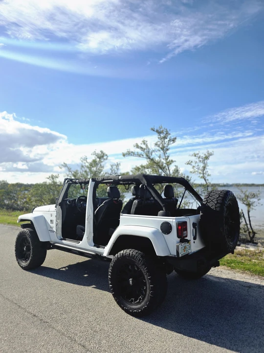 2017 Jeep JK Wrangler - Image 6 of 31