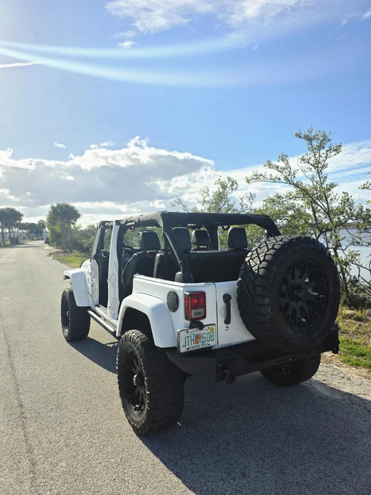 2017 Jeep JK Wrangler - Image 7 of 31