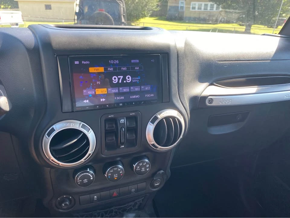 2017 Jeep JK Wrangler - Image 10 of 11