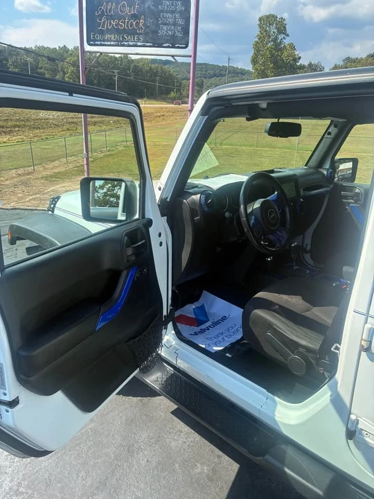 2017 Jeep JK Wrangler - Image 15 of 19