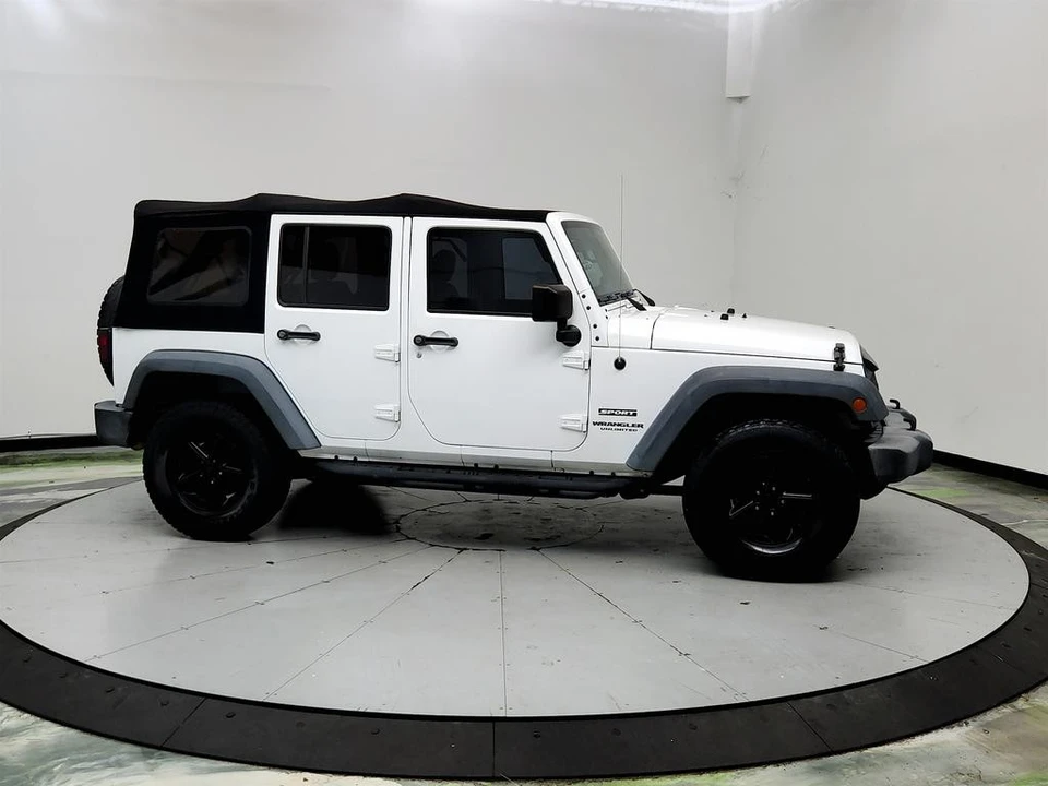 2017 Jeep JK Wrangler - Image 4 of 31