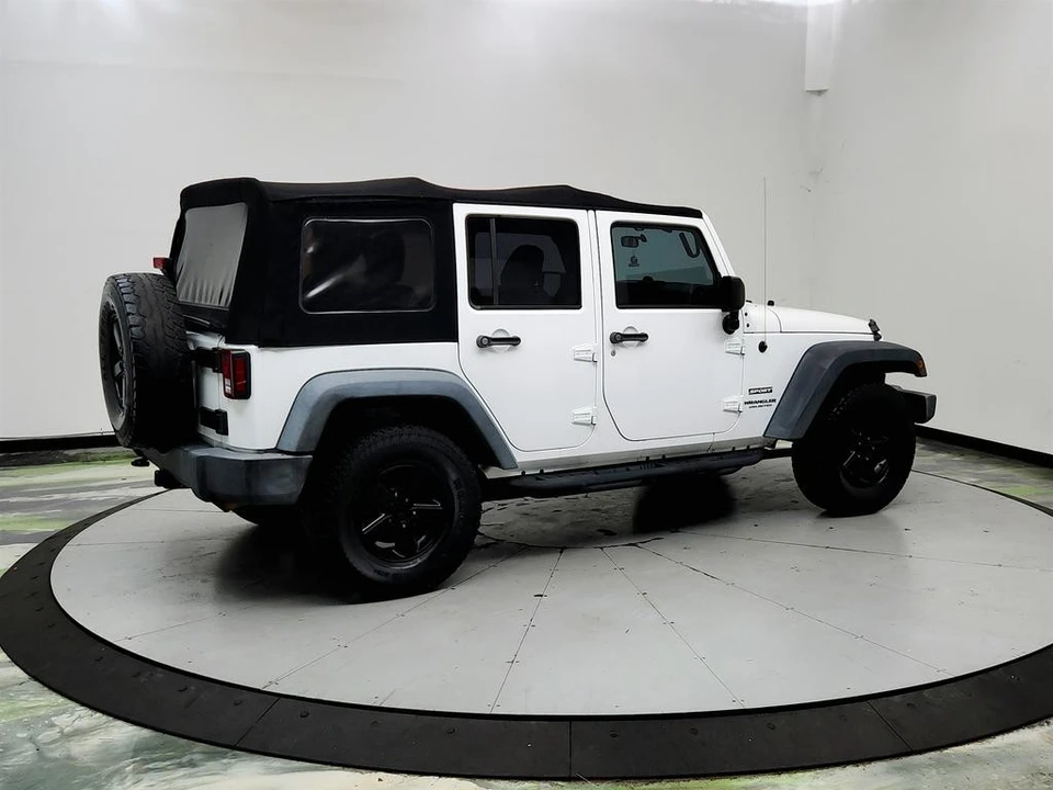 2017 Jeep JK Wrangler - Image 5 of 31