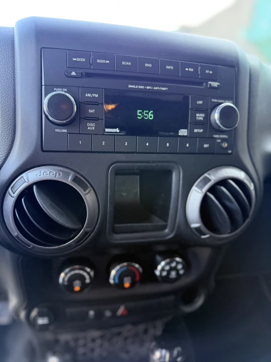 2017 Jeep JK Wrangler - Image 11 of 17