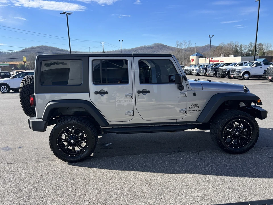 2017 Jeep JK Wrangler - Image 4 of 12