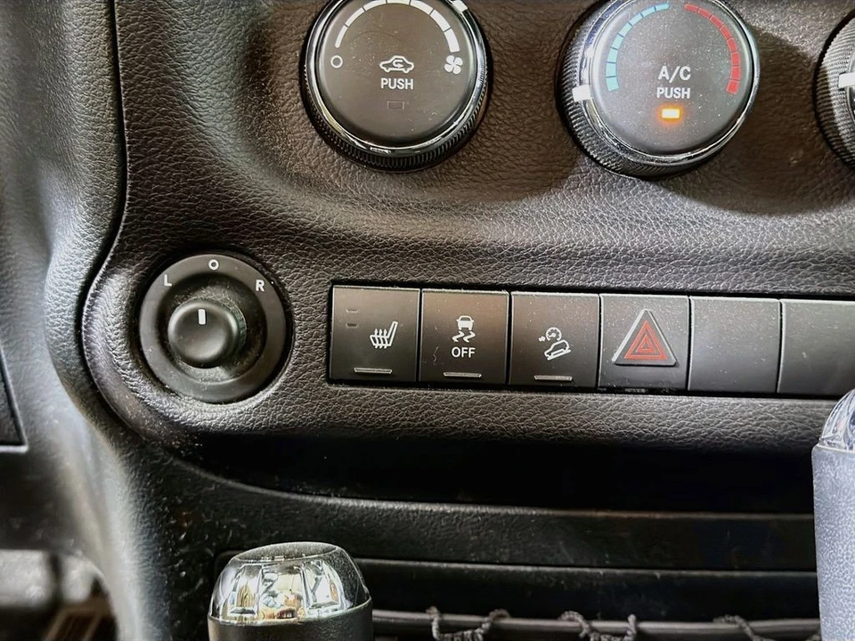 2017 Jeep JK Wrangler - Image 22 of 31