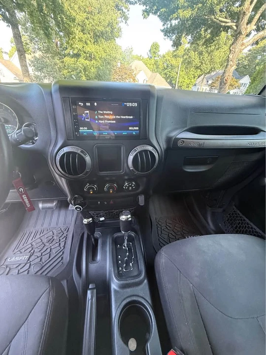 2017 Jeep JK Wrangler - Image 6 of 10