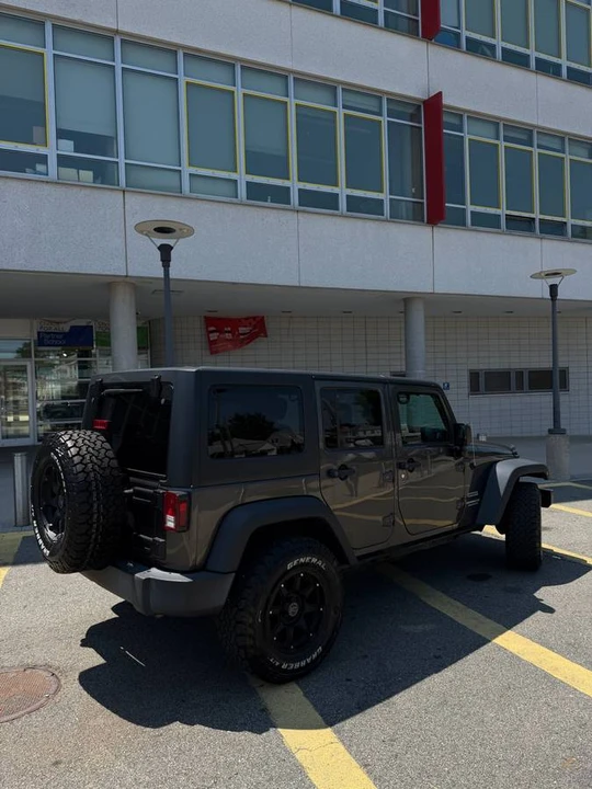 2017 Jeep JK Wrangler - Image 2 of 22