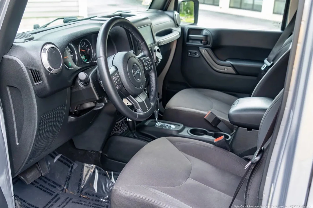 2017 Jeep - Image 26 of 31