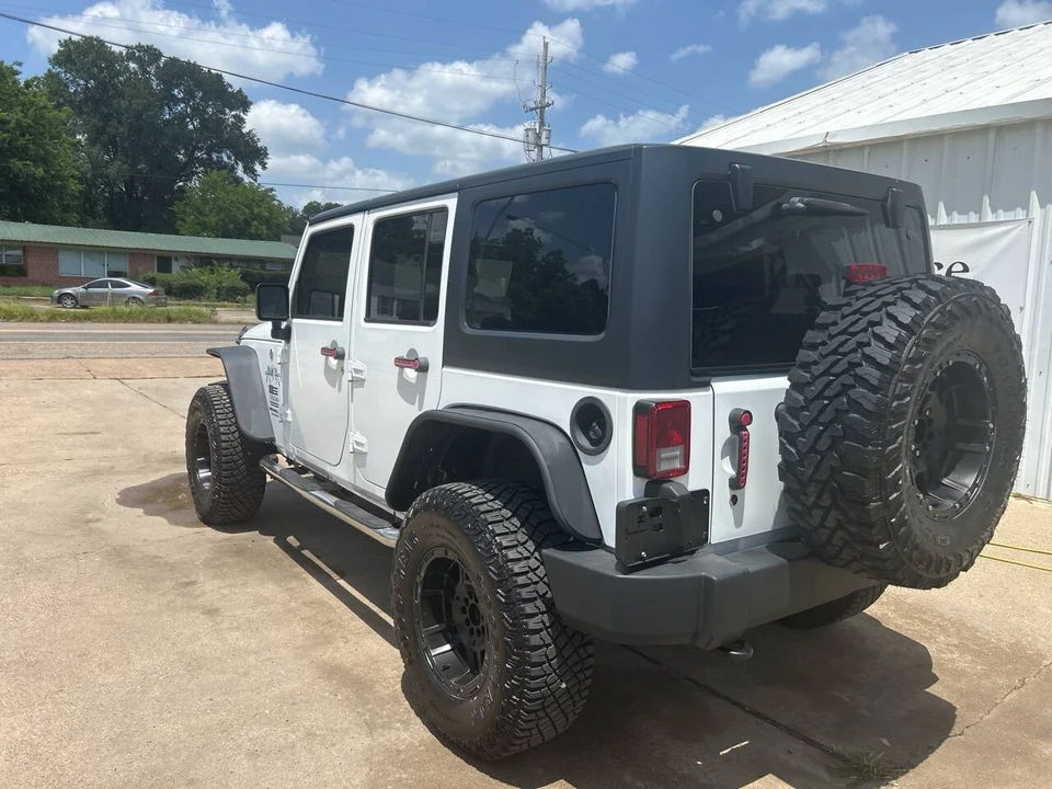 2017 Jeep JK Wrangler - Image 4 of 11