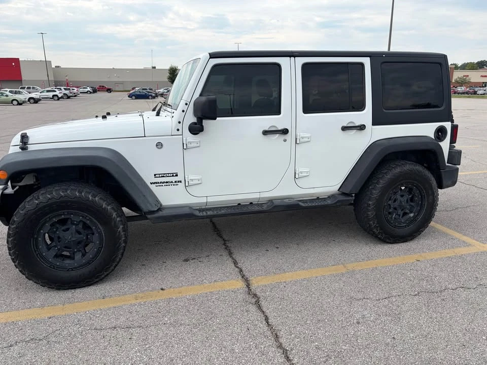 2017 Jeep JK Wrangler - Image 2 of 16