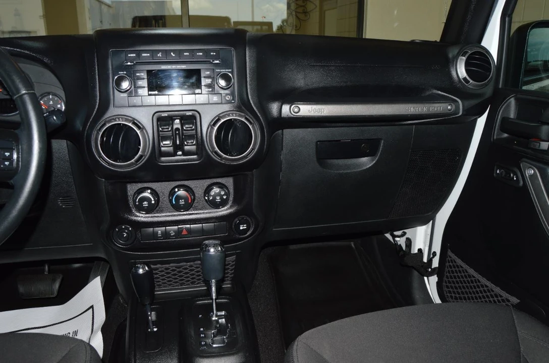 2017 Jeep JK Wrangler - Image 16 of 26