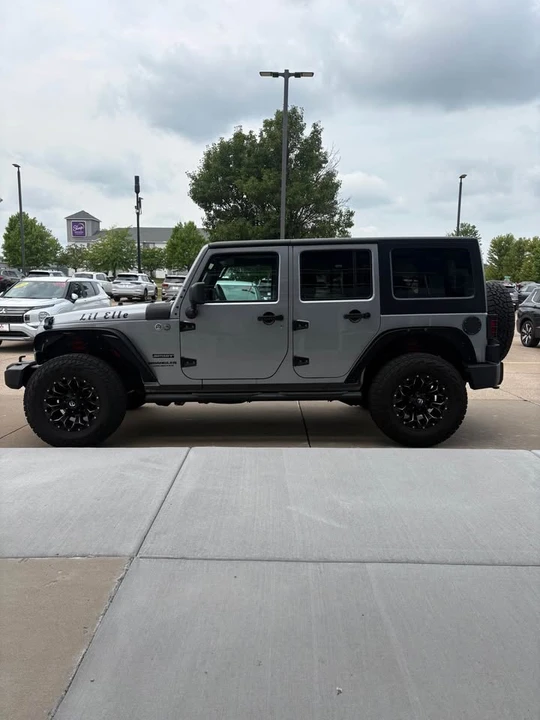 2017 Jeep JK Wrangler - Image 2 of 16