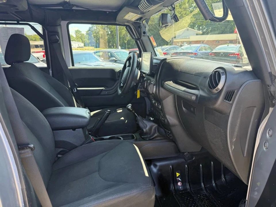 2017 Jeep JK Wrangler - Image 6 of 11