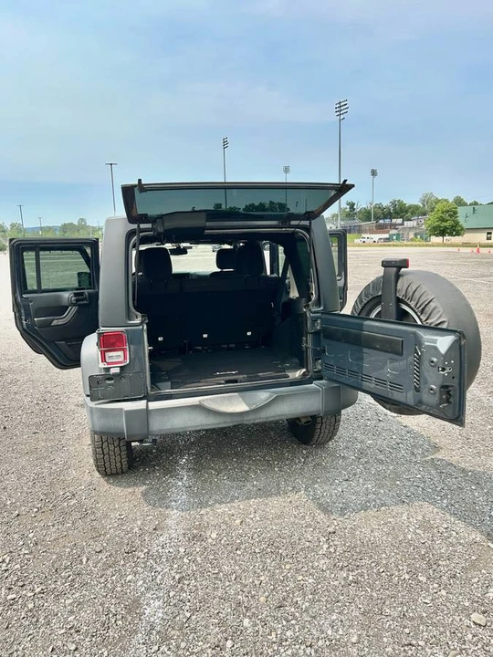2017 Jeep JK Wrangler - Image 3 of 7