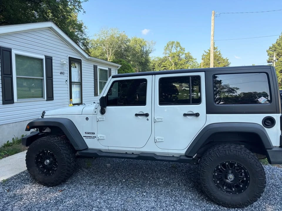 2017 Jeep JK Wrangler - Image 2 of 4