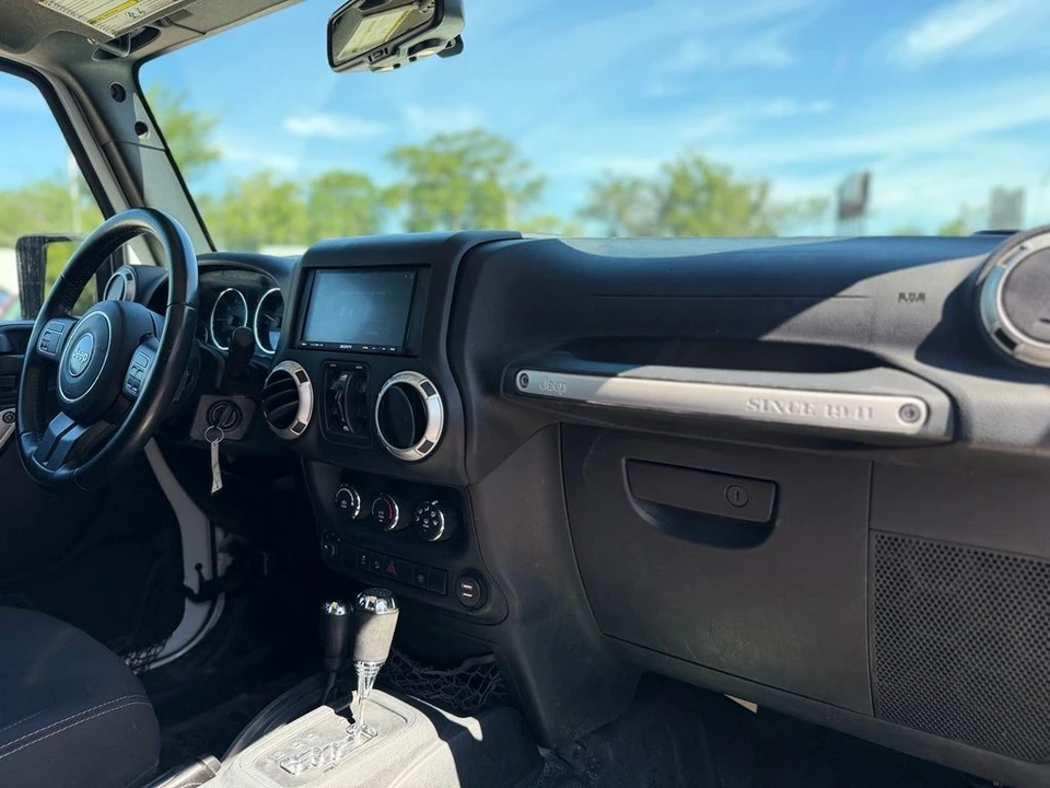 2017 Jeep JK Wrangler - Image 17 of 29