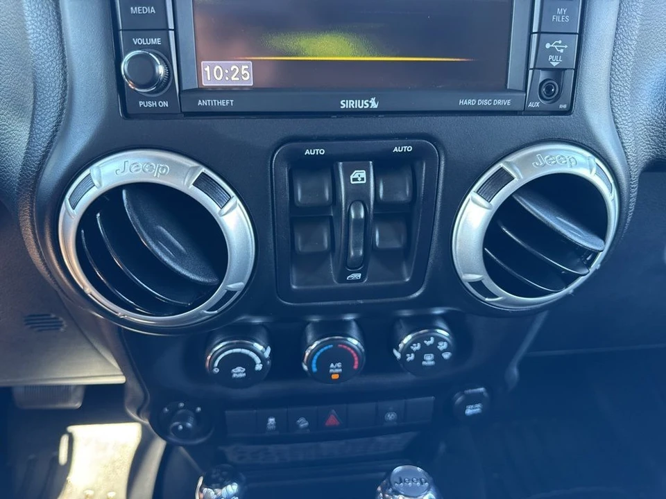 2017 Jeep - Image 20 of 31