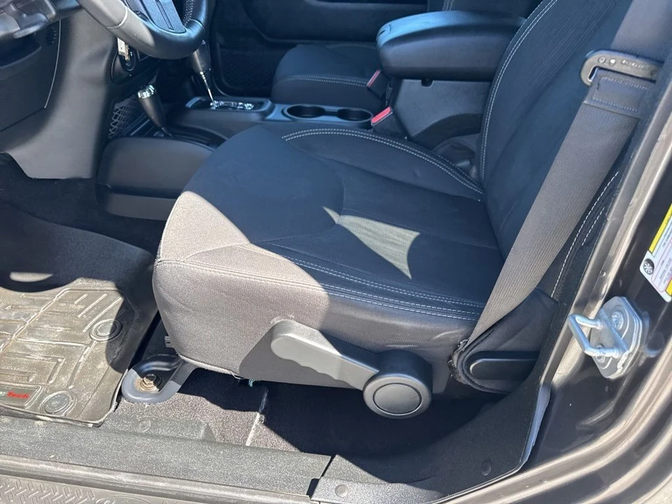 2017 Jeep - Image 10 of 31