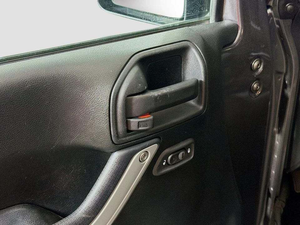 2017 Jeep JK Wrangler - Image 18 of 31