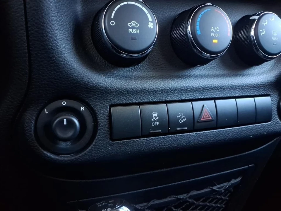 2017 Jeep JK Wrangler - Image 12 of 21