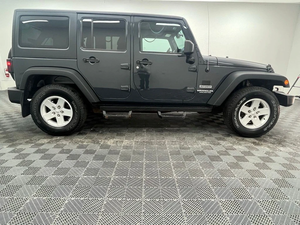 2017 Jeep JK Wrangler - Image 4 of 12