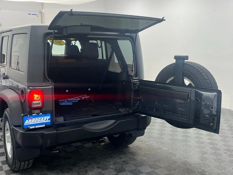 2017 Jeep JK Wrangler - Image 7 of 12
