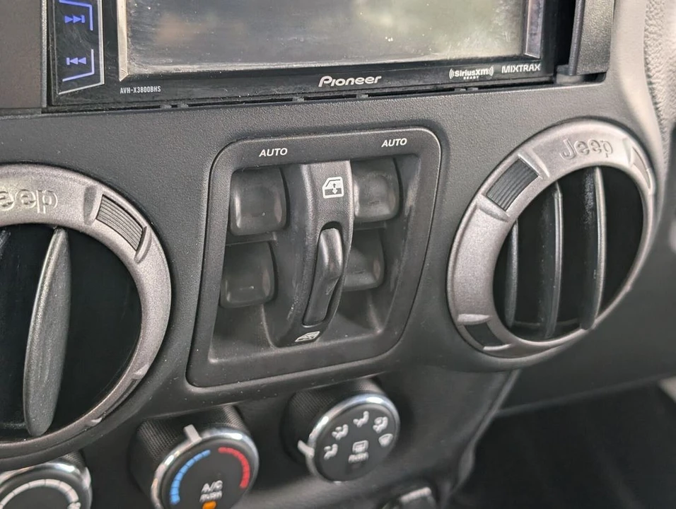 2017 Jeep JK Wrangler - Image 18 of 21